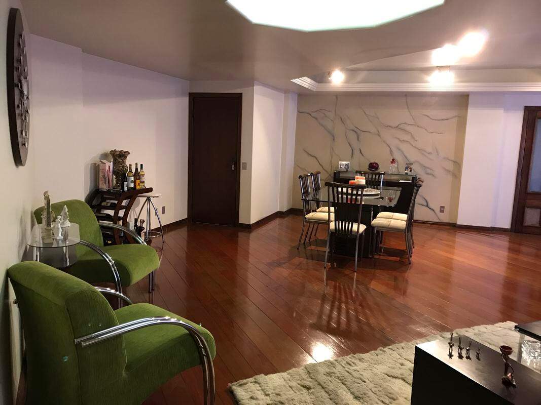 Apartamento à venda no Centro: Apartamento à venda, Centro - Divinópolis/MG